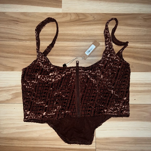 SKIMS Velvet Corset Crop Top - SOLD OUT ONLINE - Picture 4 of 6